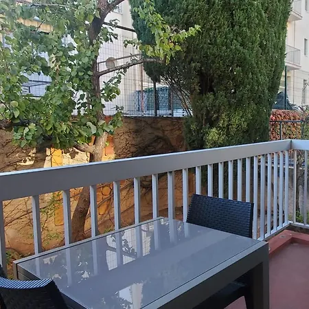 Apartment Charming Vacation Cocoon With Lovely Balcony *