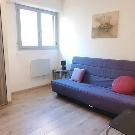 Charming Vacation Cocoon With Lovely Balcony Apartman